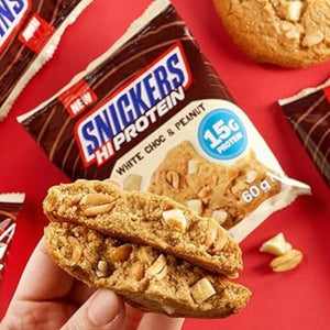 Snickers White Hi-Protein Cookie, baltyminis sausainis, baltasis šokoladas ir žemės riešutai - 60g